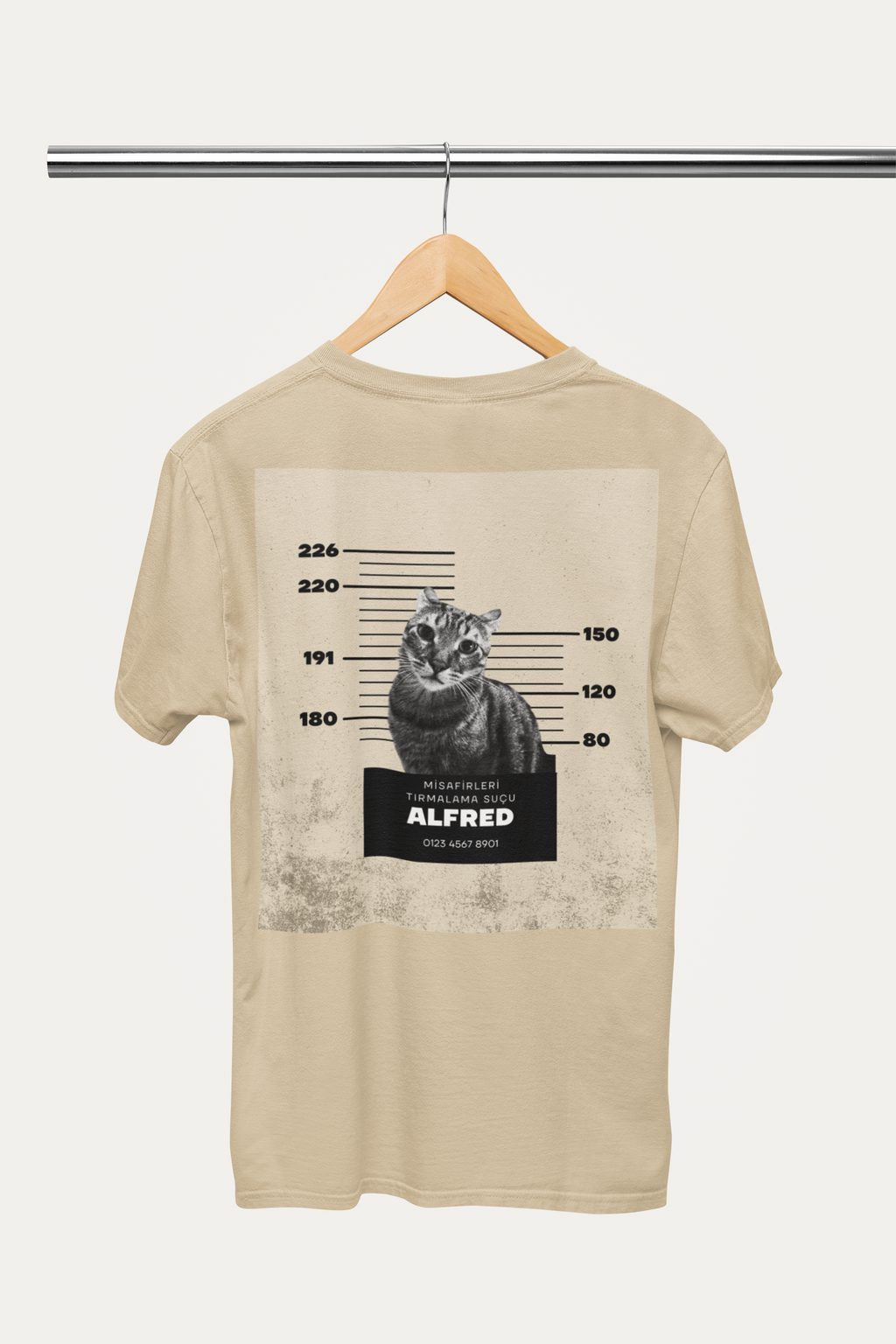 Özelleştirilebilir Evcil Hayvan Mugshot Tişört