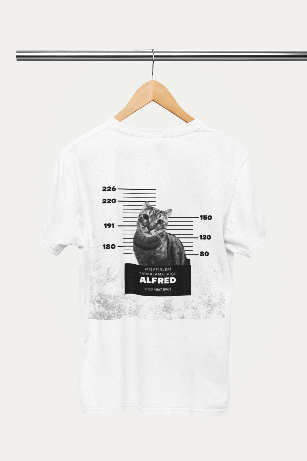 Özelleştirilebilir Evcil Hayvan Mugshot Tişört