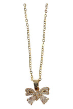 Zirkon Taş Detaylı Altın Renk Kelebek Kolye